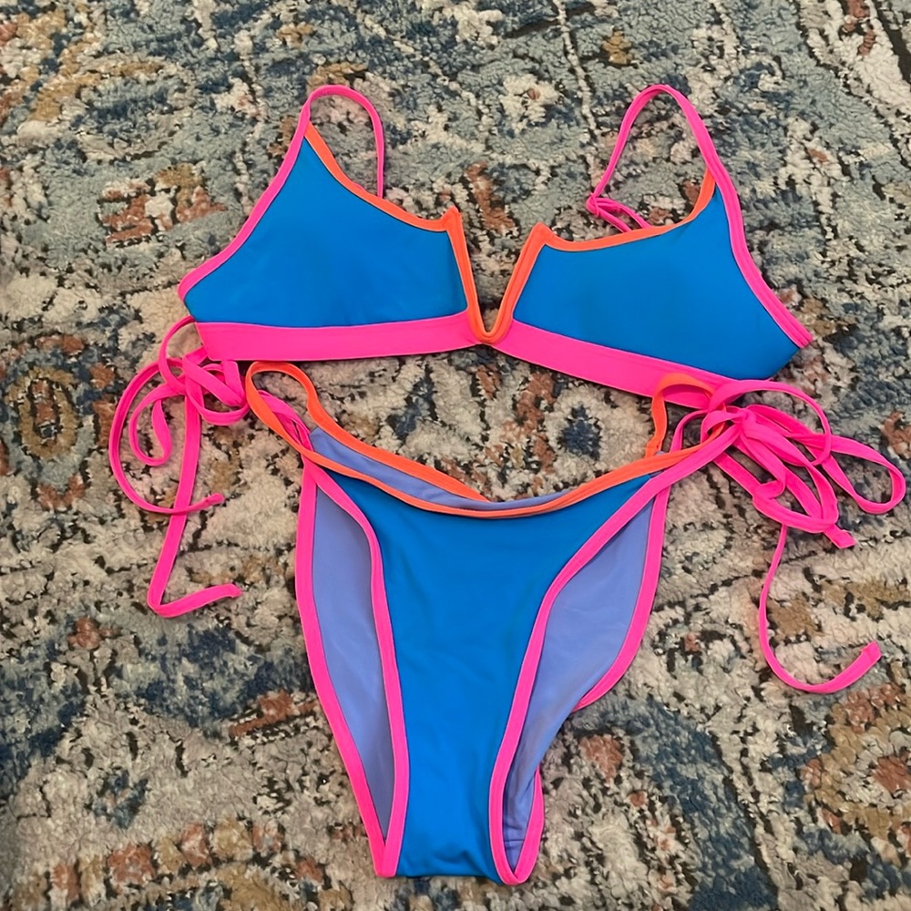 One One Swimwear Bikini set!